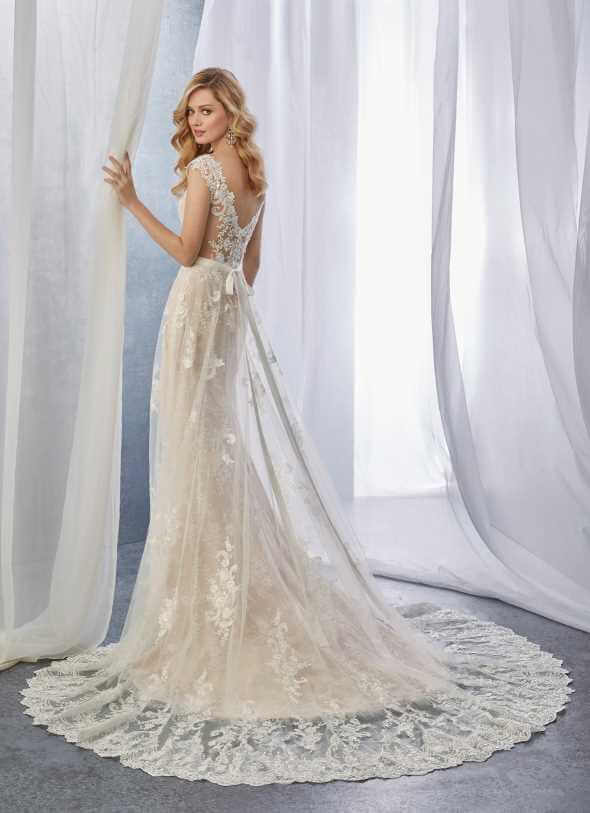 victoria-jane-jessie-back