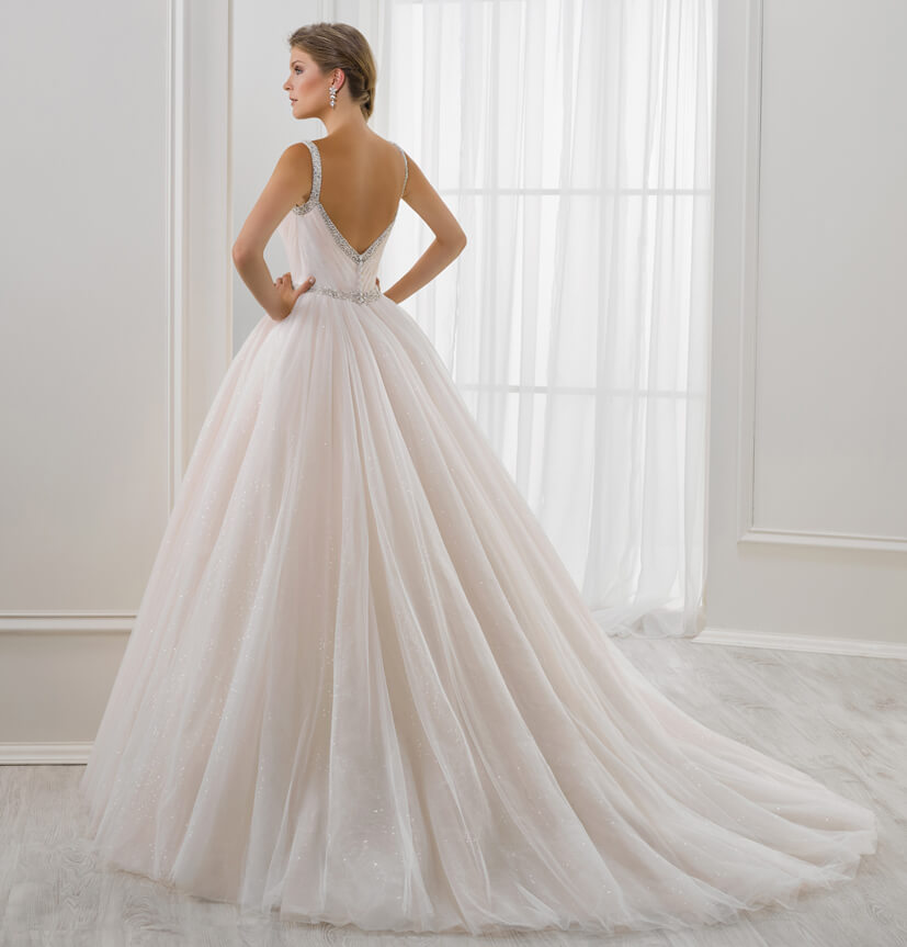 Victoria-Jane-Louise-Back